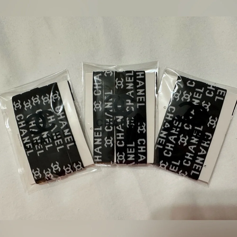 BLACK & WHITE DESIGNER STYLE LOGO ELASTIC HAIR TIES SET OF 5